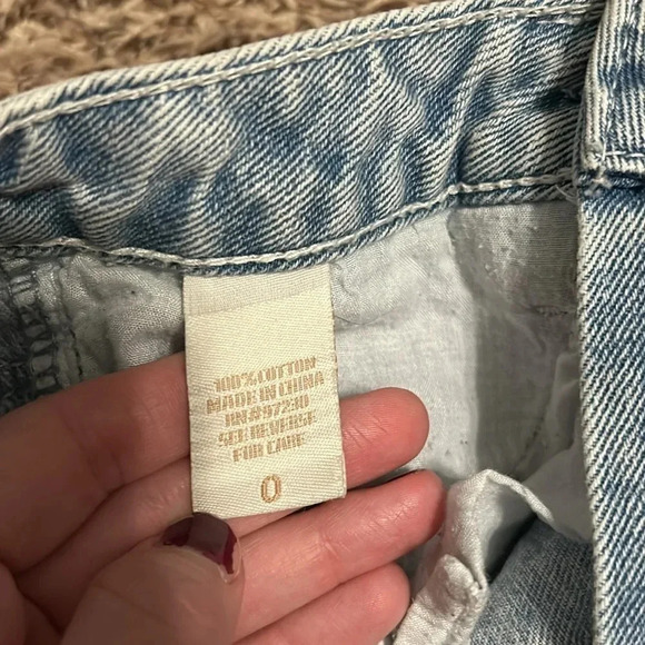 Almost Famous Distressed Shorts | Denim Shorts | Distressed Denim | Jean Shorts - Picture 8 of 8